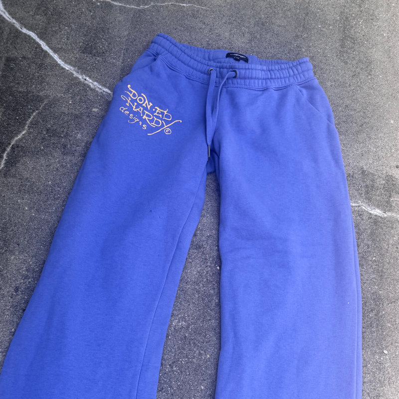 Detailansicht: Sourced limited accessories and clothes Ed Hardy purple wide leg sweatpants – Logo, Nähte oder Material