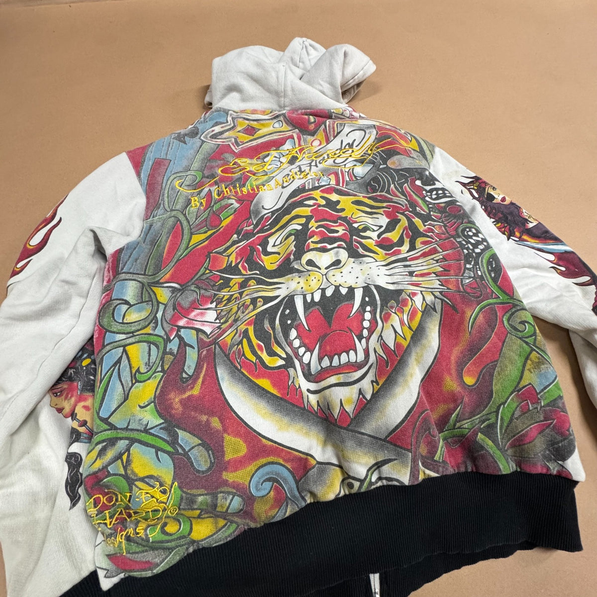 Ed Hardy vintage graphic fur zip-up jacket – Close-up 5