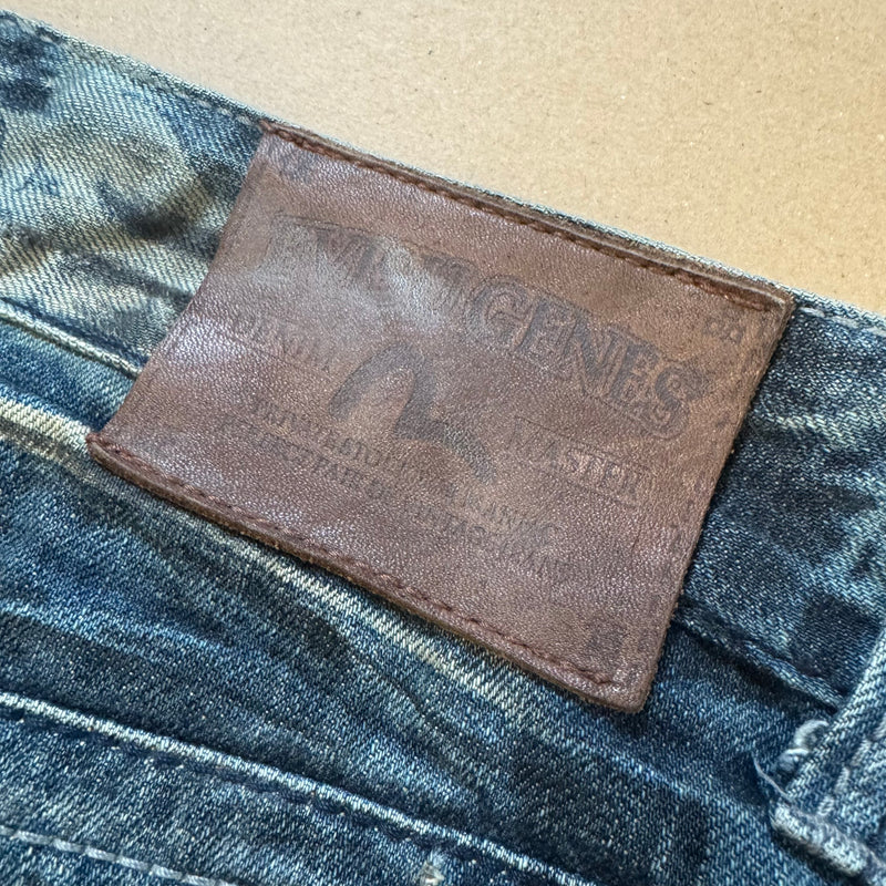 Detailansicht: Sourced limited accessories and clothes Evisu Genes bleached vintage Japanese denim jeans – Logo, Nähte oder Material