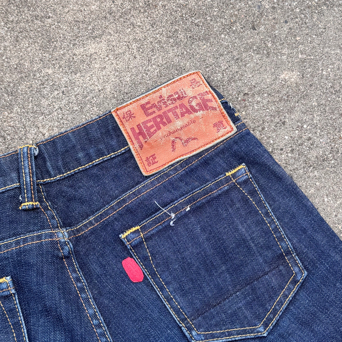 Evisu Heritage vintage straight leg jeans – Close-up 1