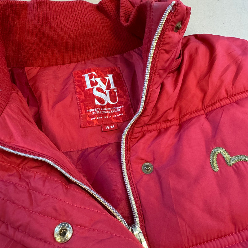 Detailansicht: Sourced limited accessories and clothes Evisu vintage red and golden puffer jacket – Logo, Nähte oder Material