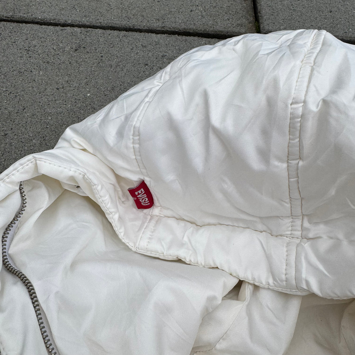 Evisu white women’s winter jacket – Close-up 5