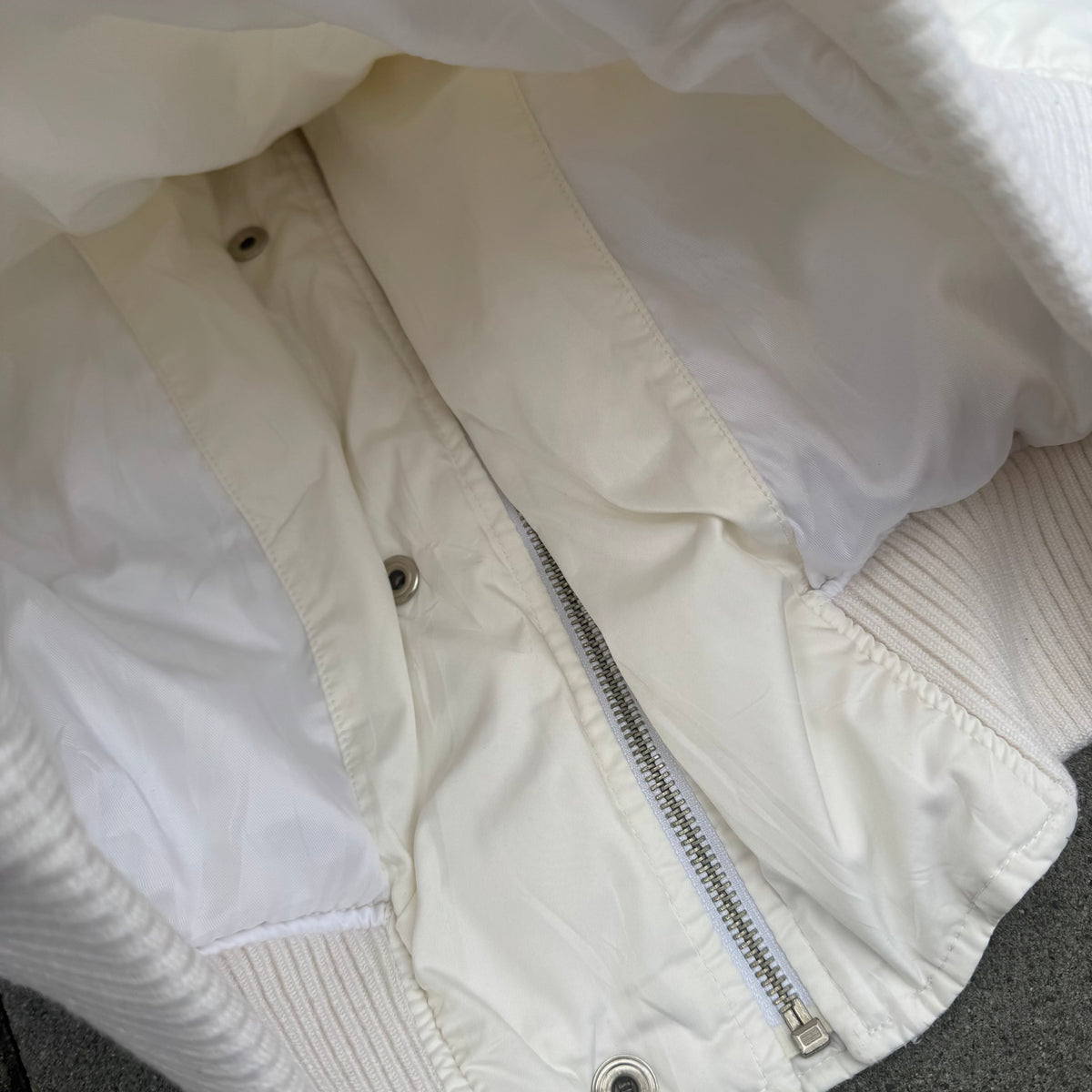 Evisu white women’s winter jacket – Close-up 7