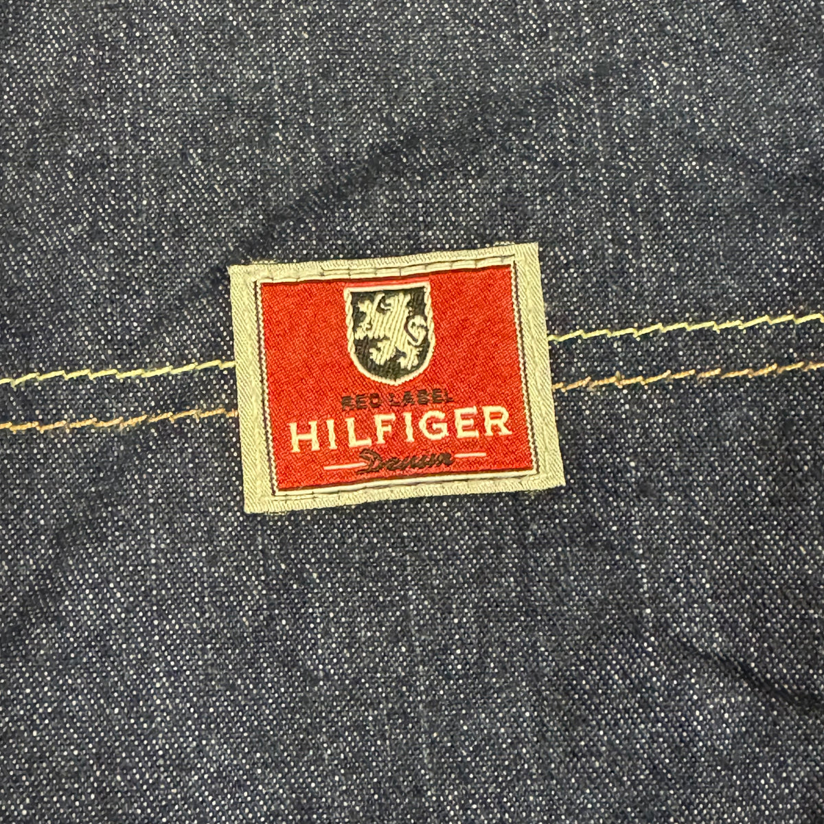 Extra baggy Tommy Hilfiger vintage jeans – Close-up 3