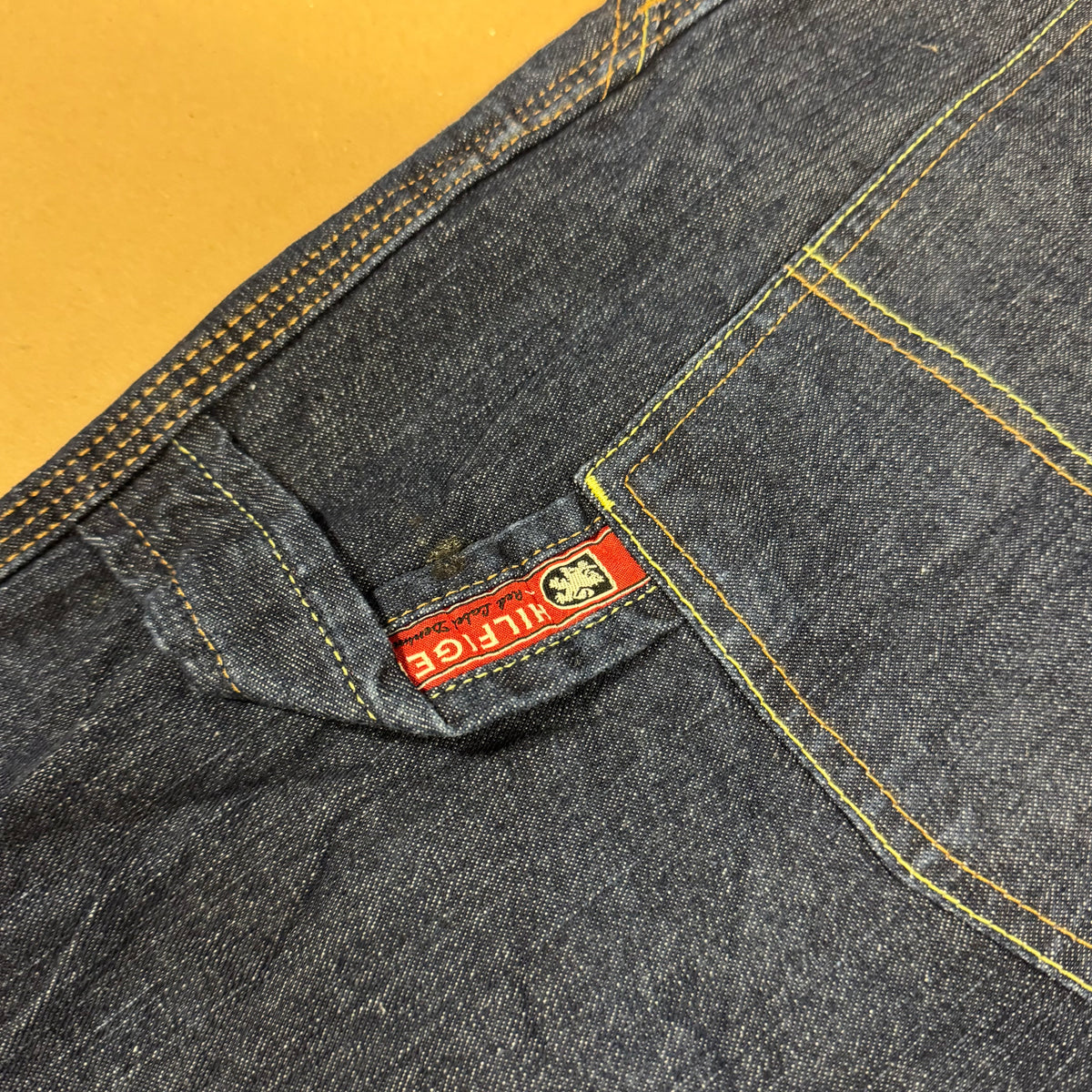 Extra baggy Tommy Hilfiger vintage jeans – Close-up 4