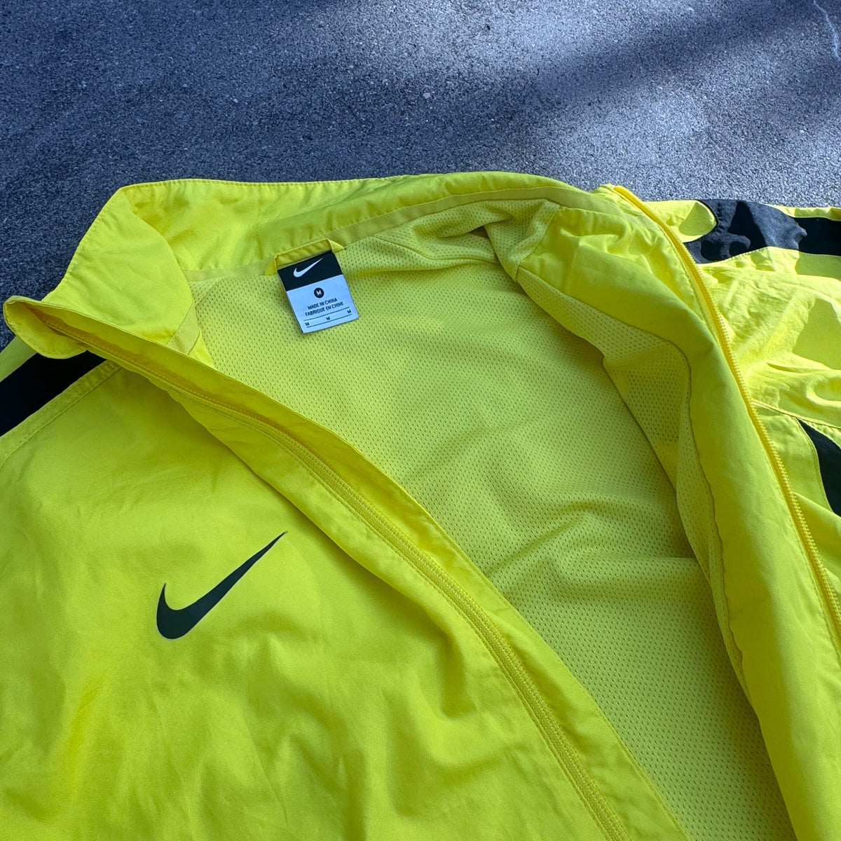 FC Barcelona Nike retro track set – Close-up 3