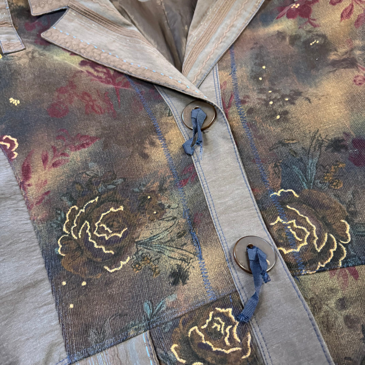 “Femmes je vous aime” vintage blazer – Close-up 1