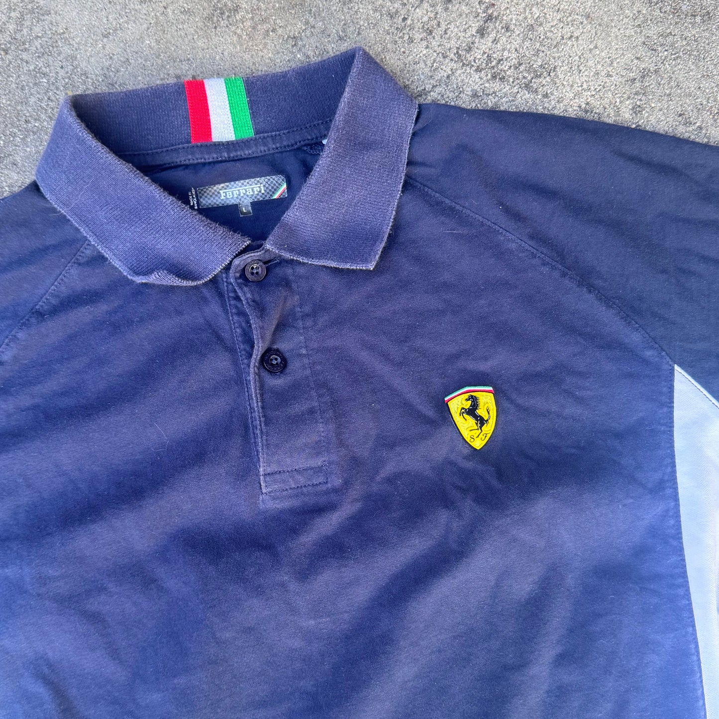 Ferrari streetwear style poloshirt – Close-up 1
