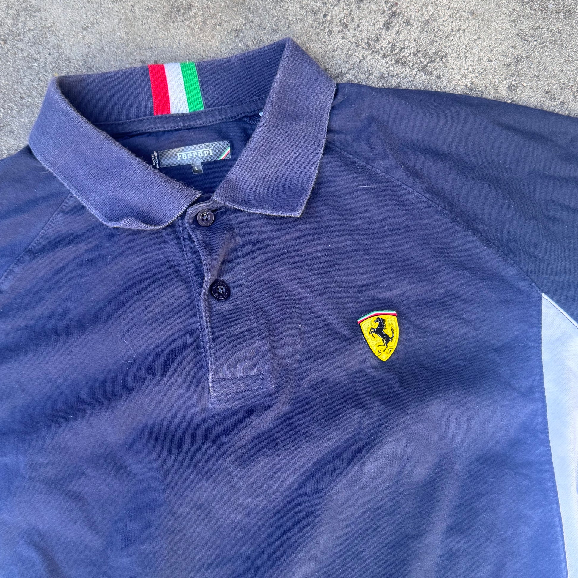 Ferrari streetwear style poloshirt – Close-up 1