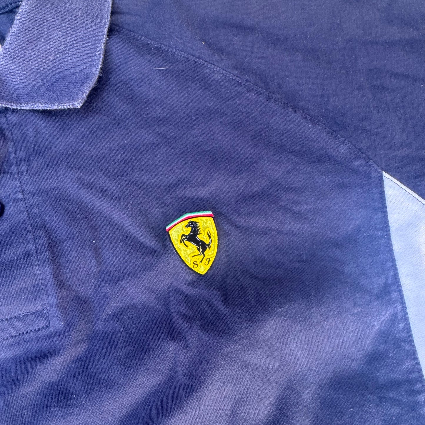 Ferrari streetwear style poloshirt – Close-up 3