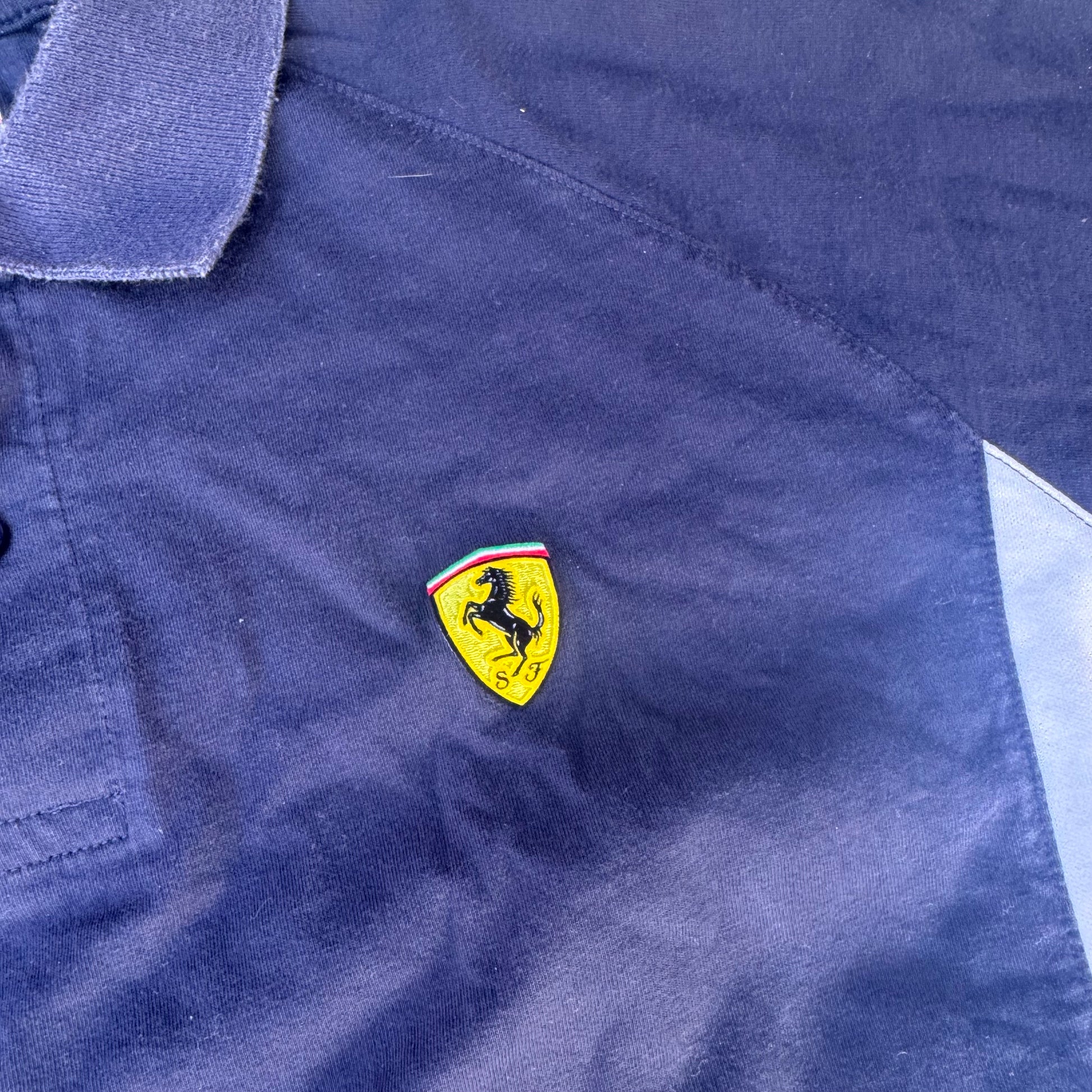 Ferrari streetwear style poloshirt – Close-up 3