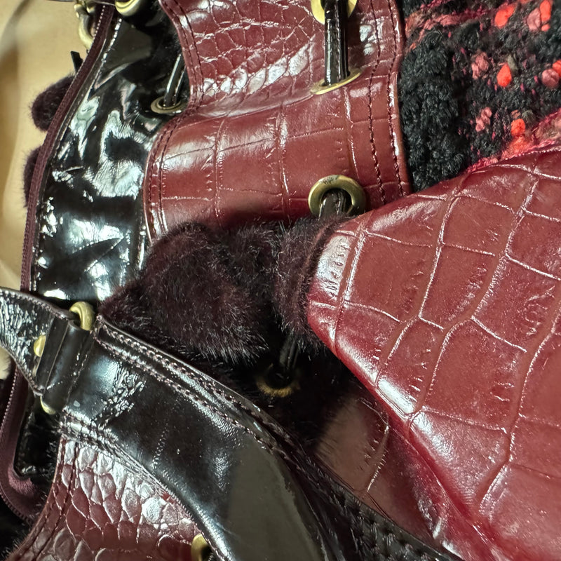 Detailansicht: Sourced limited accessories and clothes Fuchsia vintage bag – Logo, Nähte oder Material