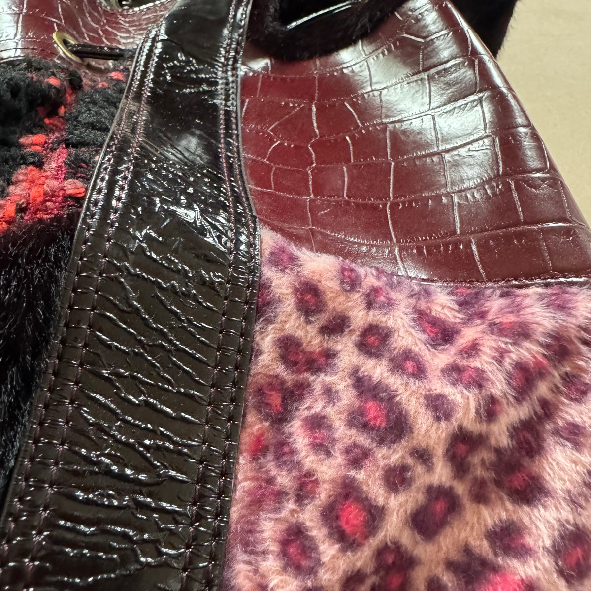 Fuchsia vintage bag – Close-up 3