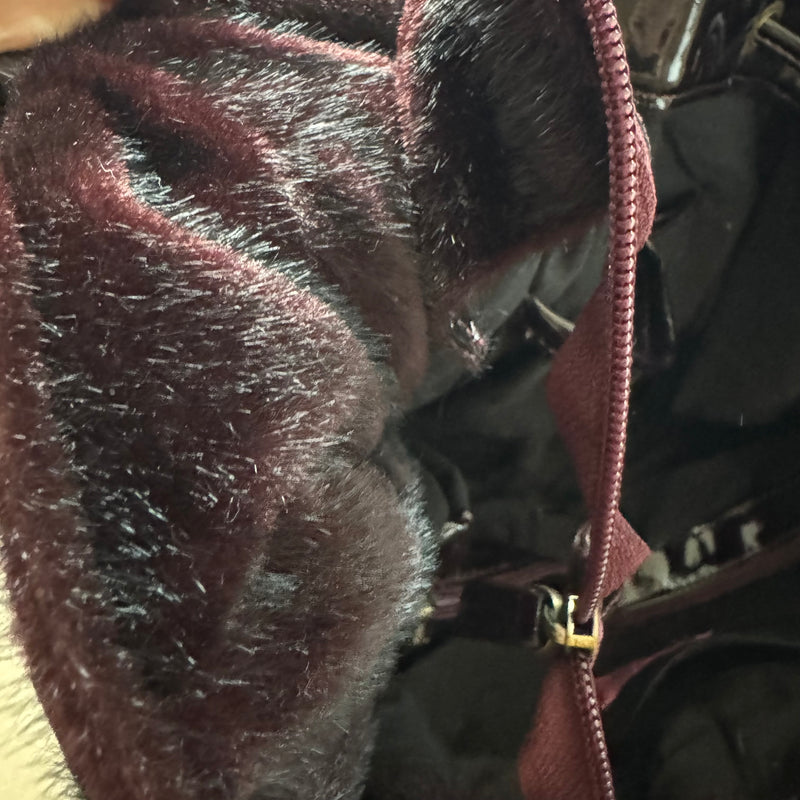 Detailansicht: Sourced limited accessories and clothes Fuchsia vintage bag – Logo, Nähte oder Material