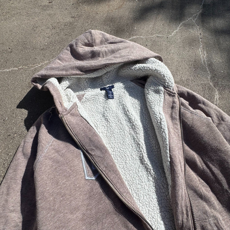 Detailansicht: Sourced limited accessories and clothes Gap Y2K retro fluffy zip hoodie – Logo, Nähte oder Material