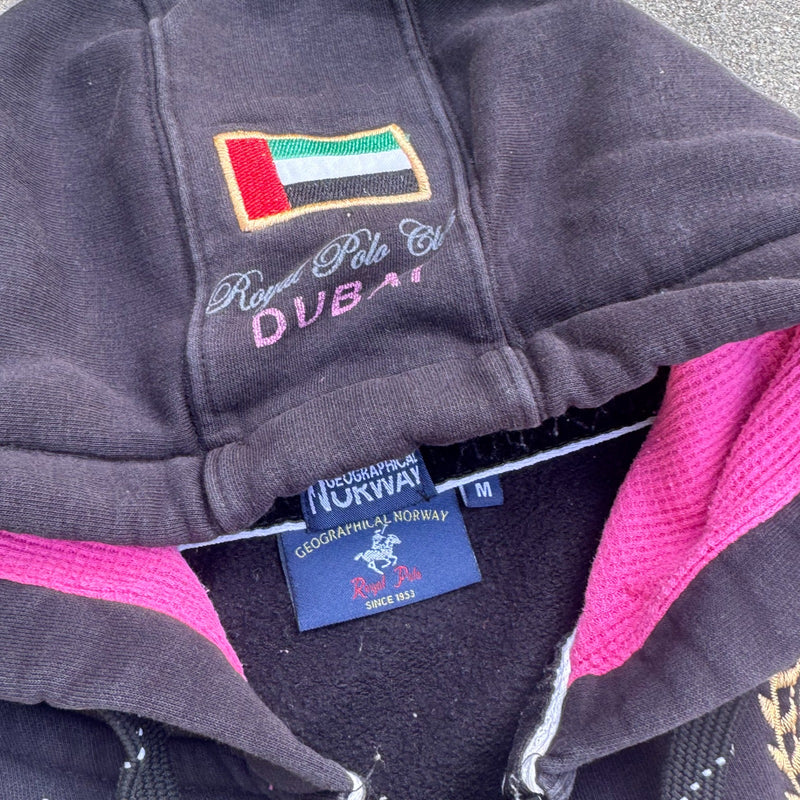 Detailansicht: Sourced limited accessories and clothes Geographical Norway Dubai zipped hoodie – Logo, Nähte oder Material