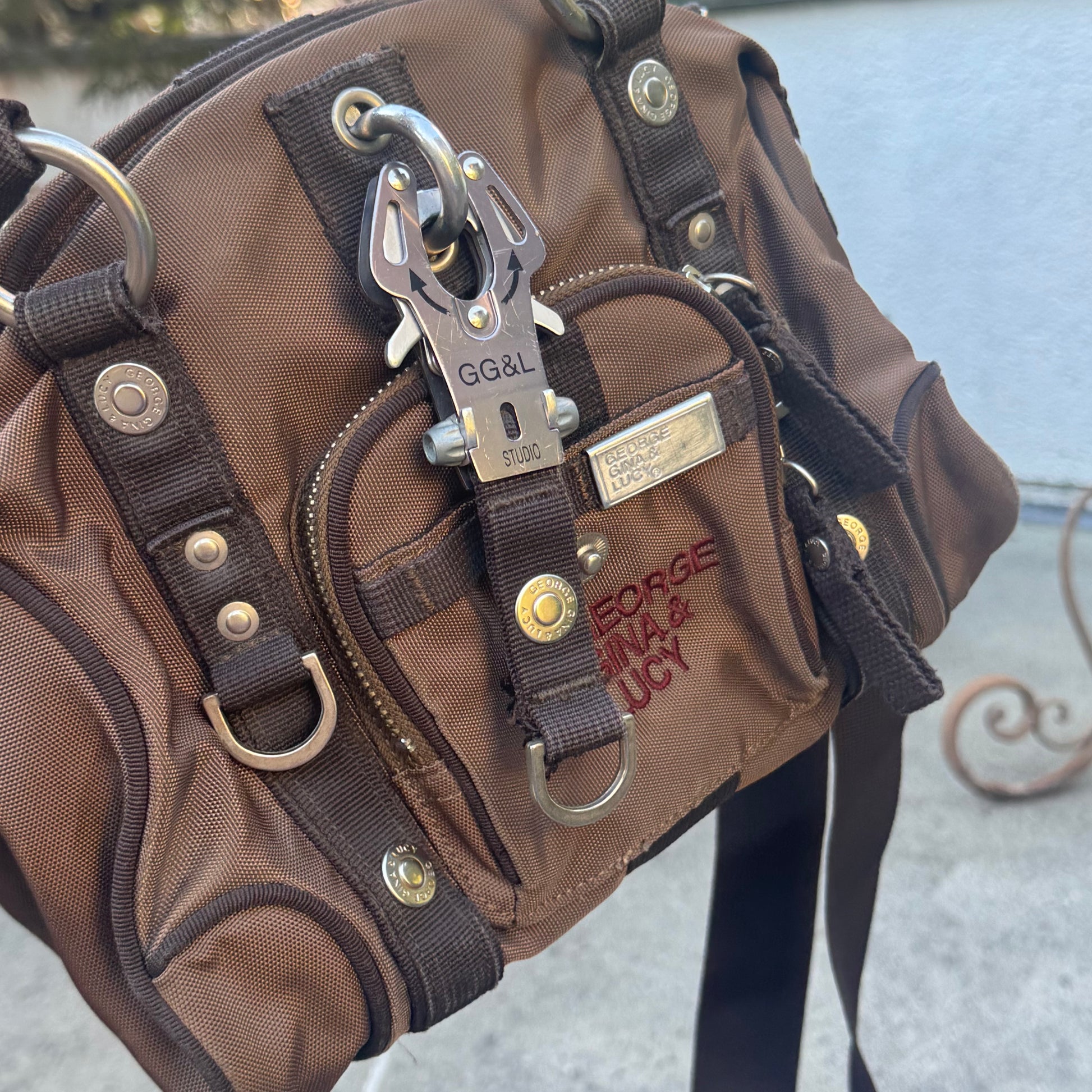 George Gina and Lucy Corteen Deluxe handbag – Close-up 1