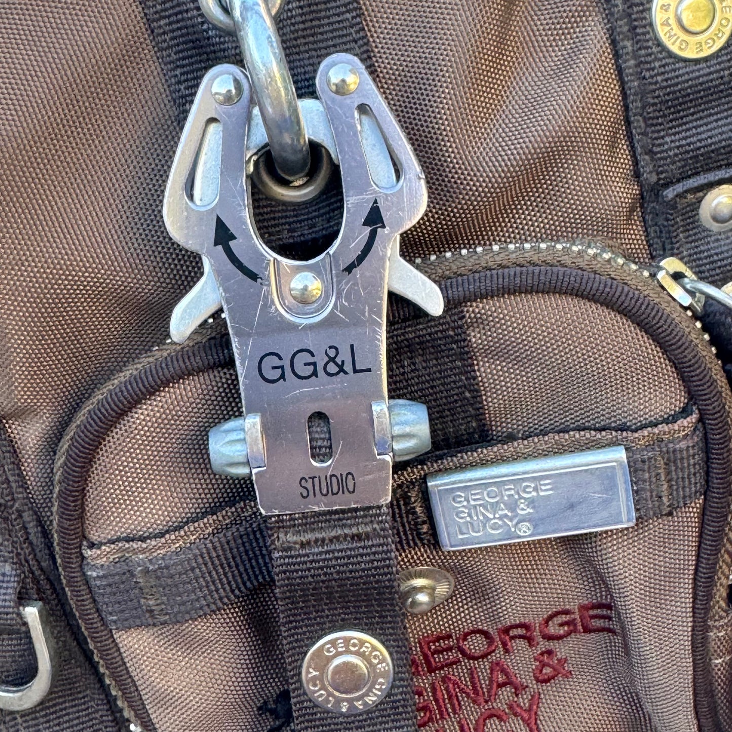 George Gina and Lucy Corteen Deluxe handbag – Close-up 2