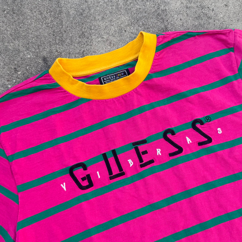 Detailansicht: Sourced limited accessories and clothes Guess pink striped oversized T-shirt – Logo, Nähte oder Material