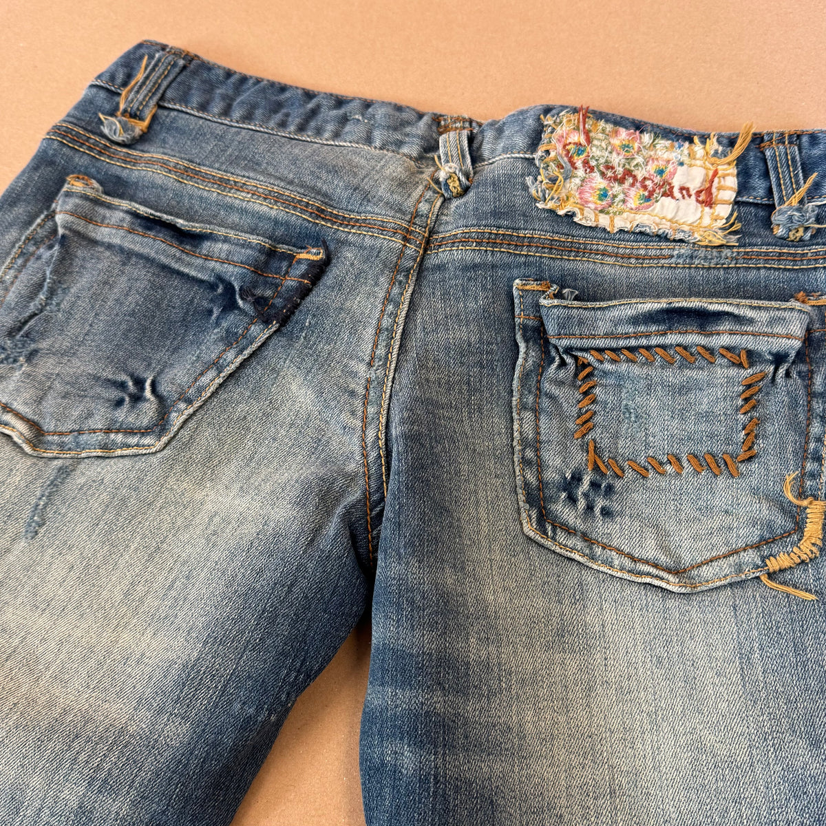 Hangana vintage summer jeans – Close-up 4