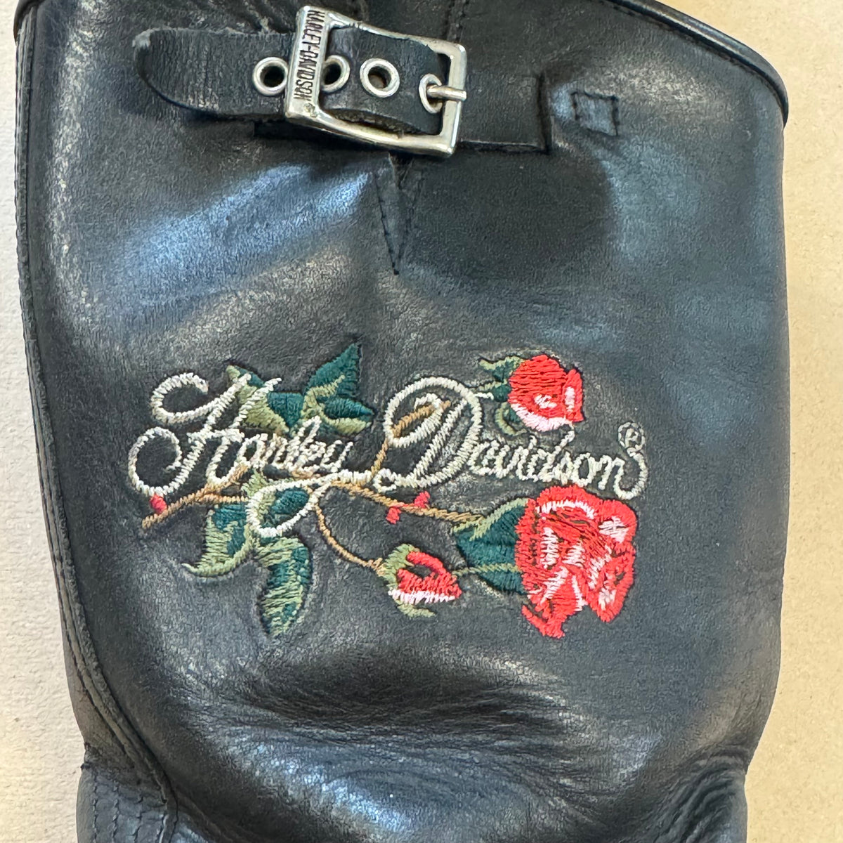 Harley Davidson beautiful leather boots – Close-up 1