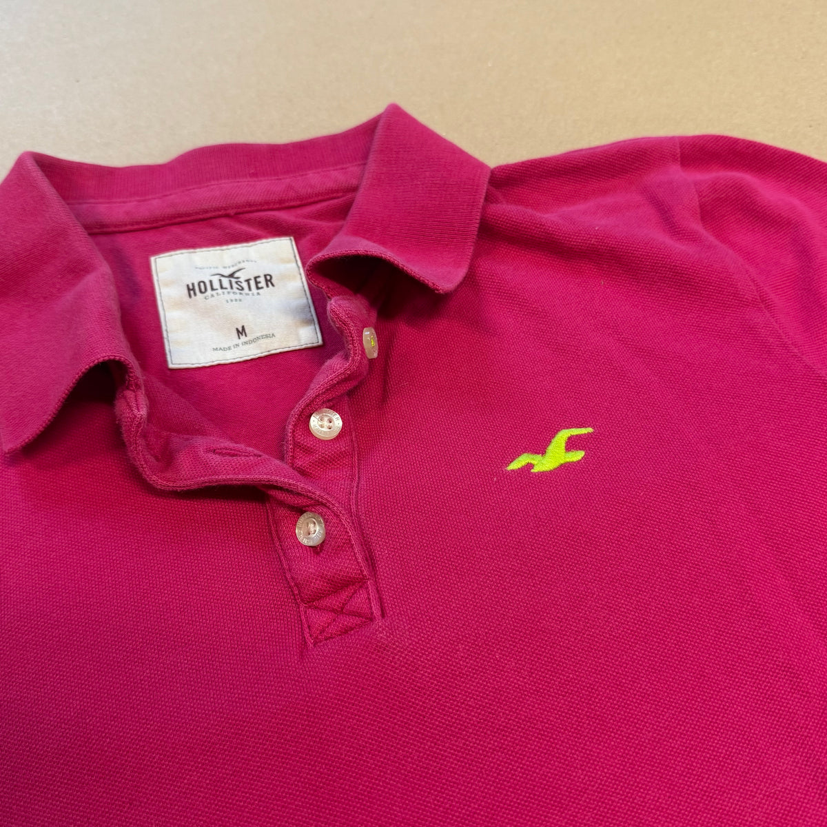 Hollister classic women's summer polo – Close-up 1