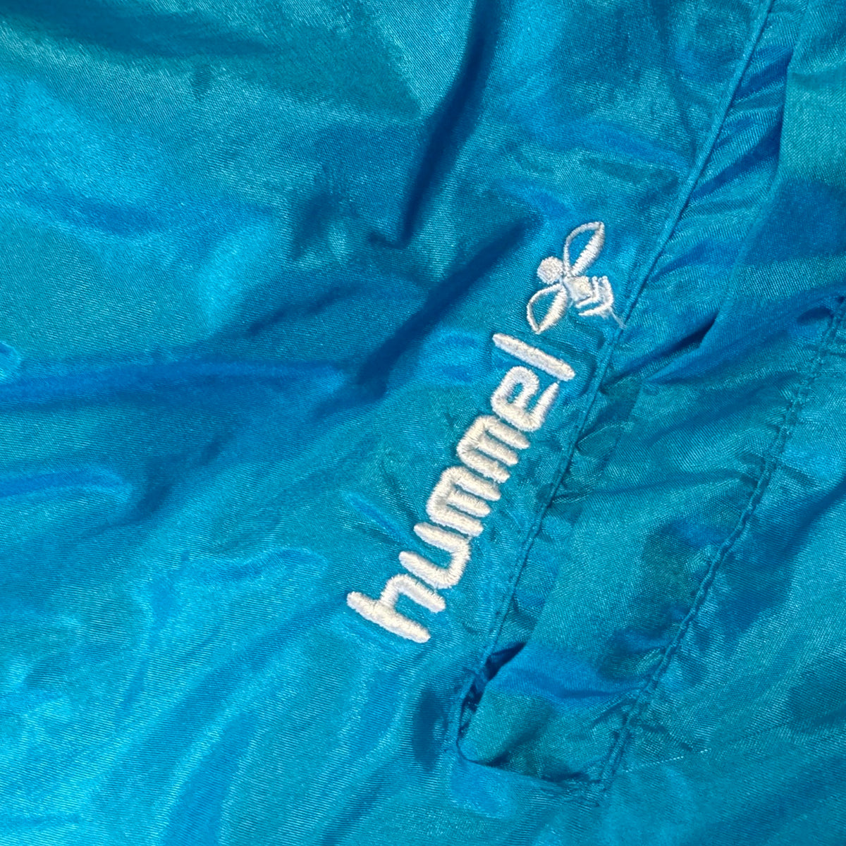 Hummel vintage 90s track jacket – Close-up 3