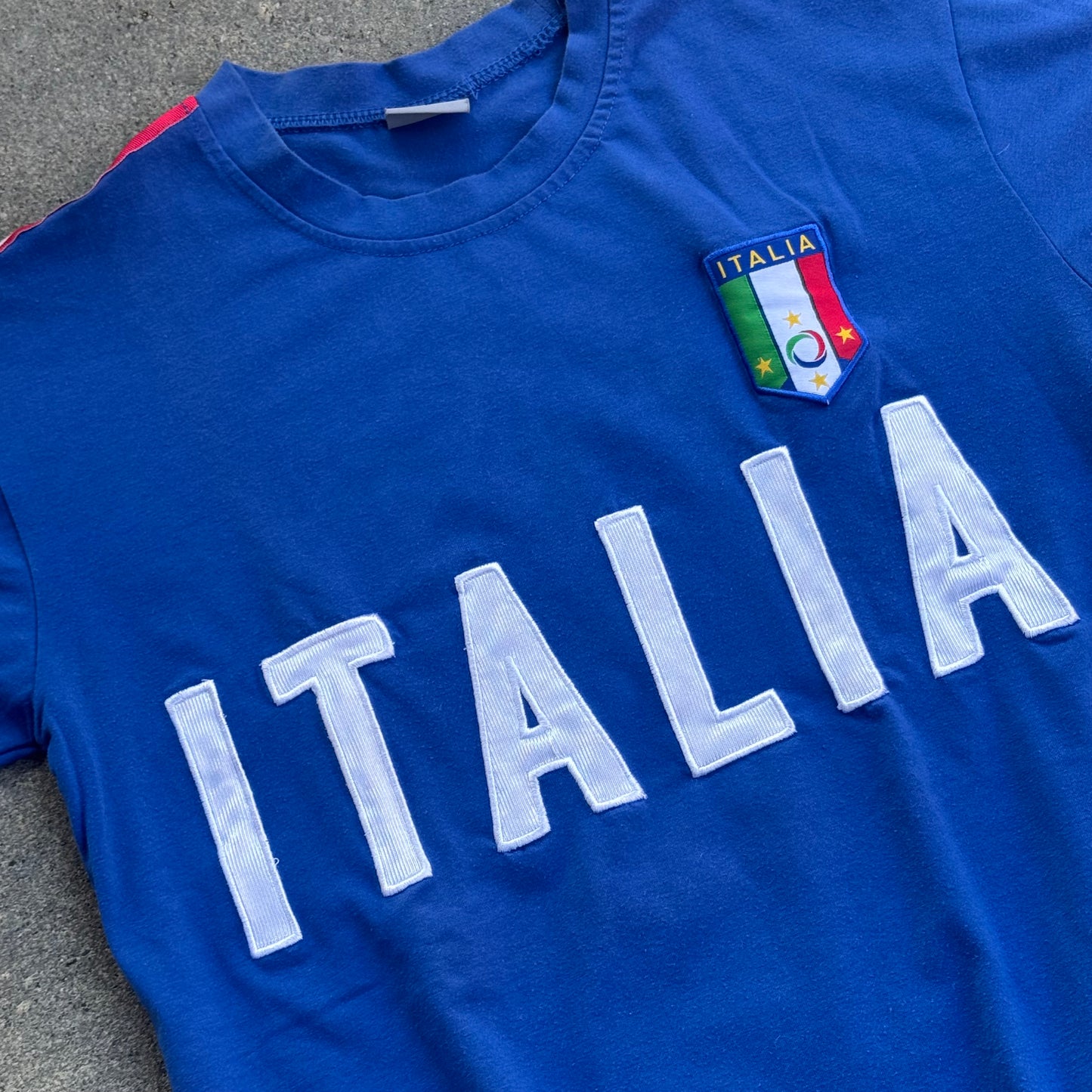 Italia streetwear style 00s t-shirt – Close-up 1