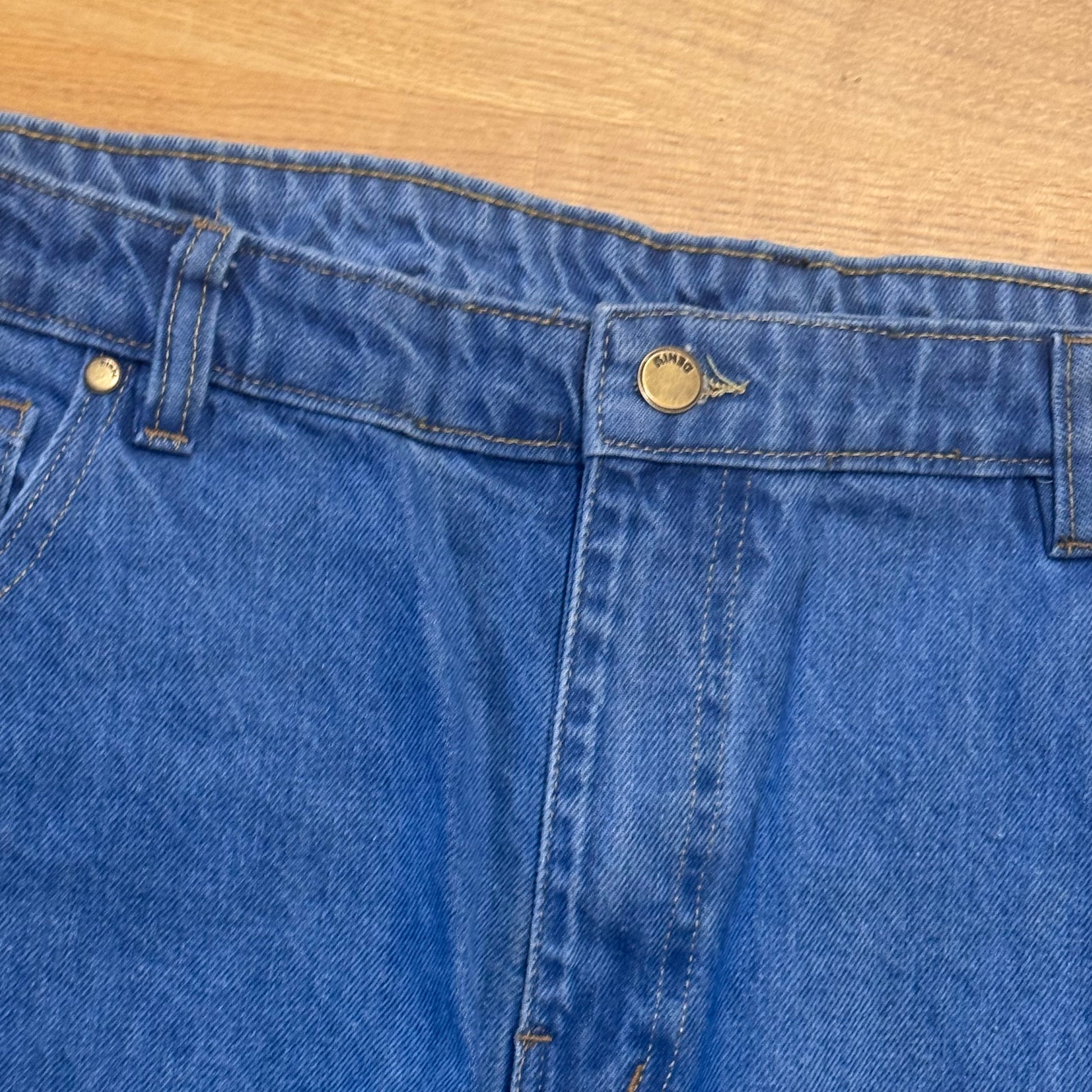 Japanese streetwear embroidered baggy jeans – Close-up 5