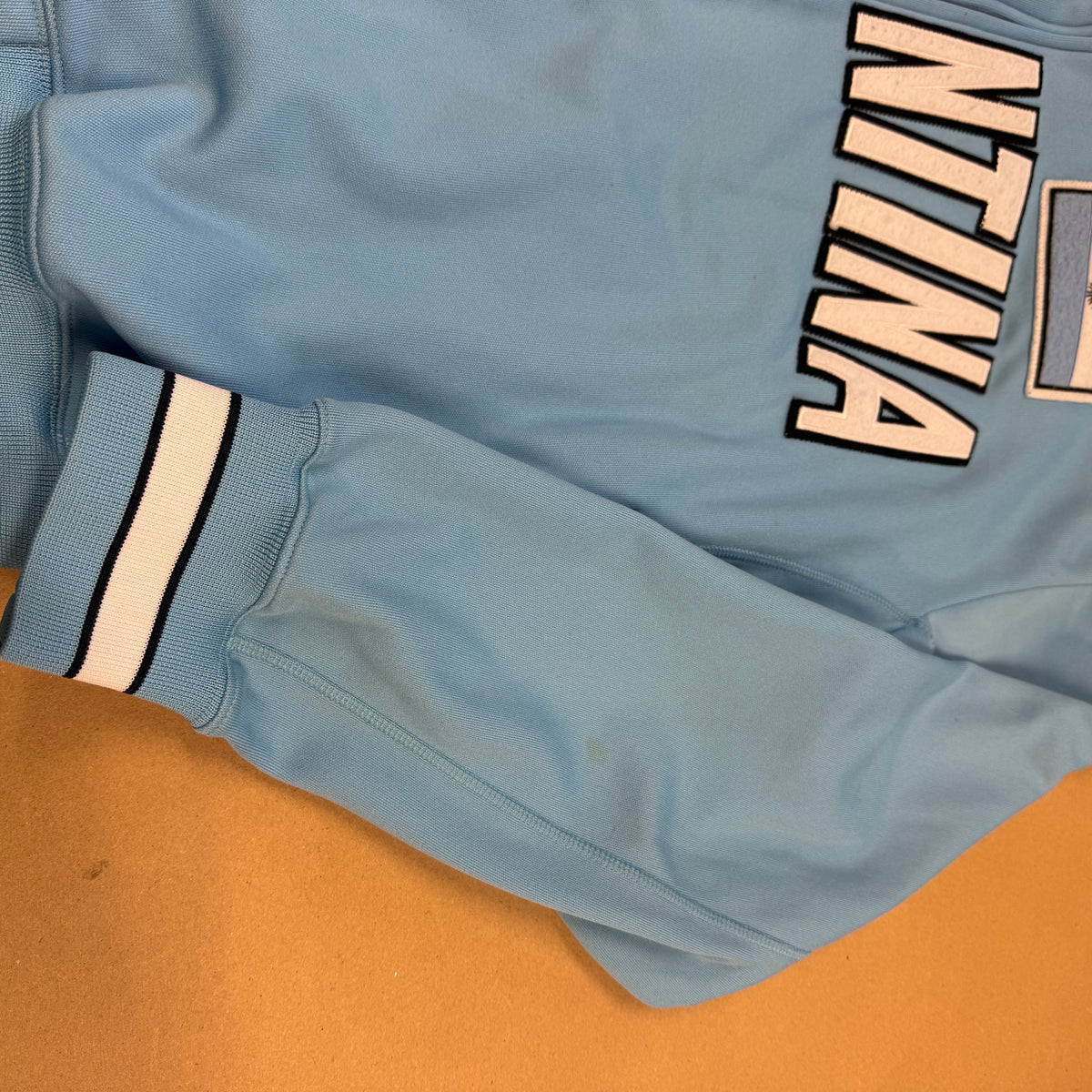 Kappa Argentina streetwear skyblue track jacket – Close-up 2