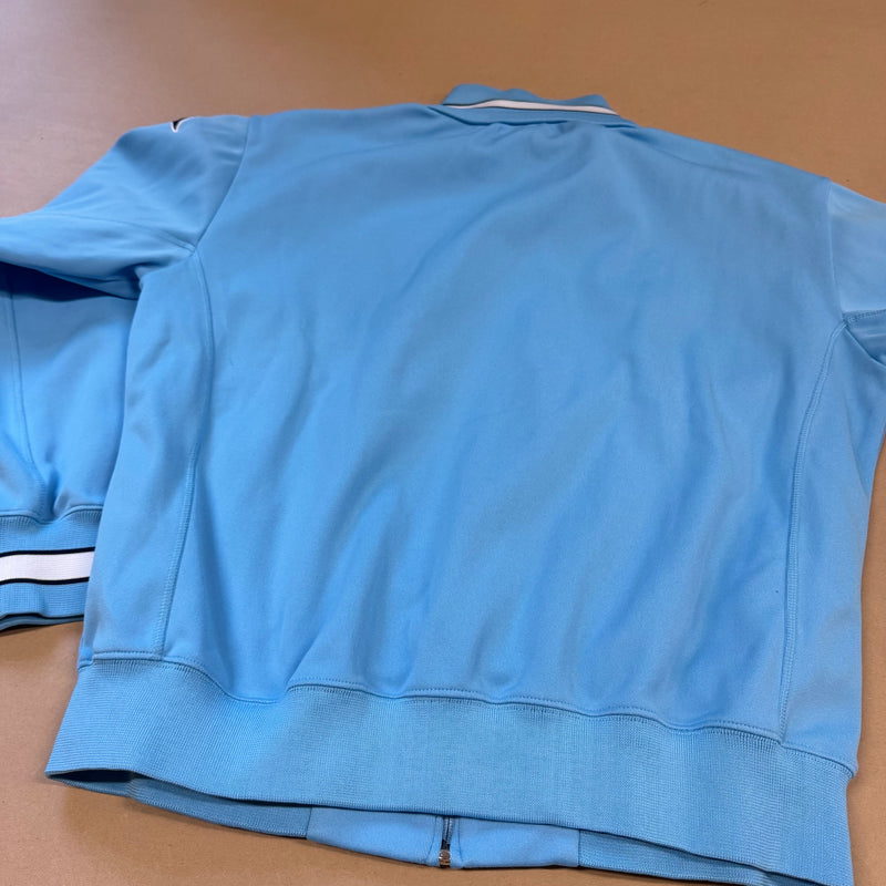 Detailansicht: Sourced limited accessories and clothes Kappa Argentina streetwear skyblue track jacket – Logo, Nähte oder Material