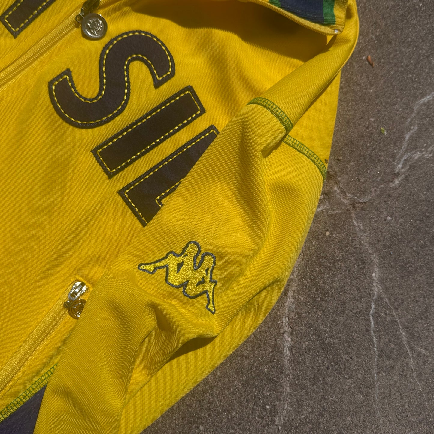 Kappa Brasil yellow streetwear track jacket – Close-up 3