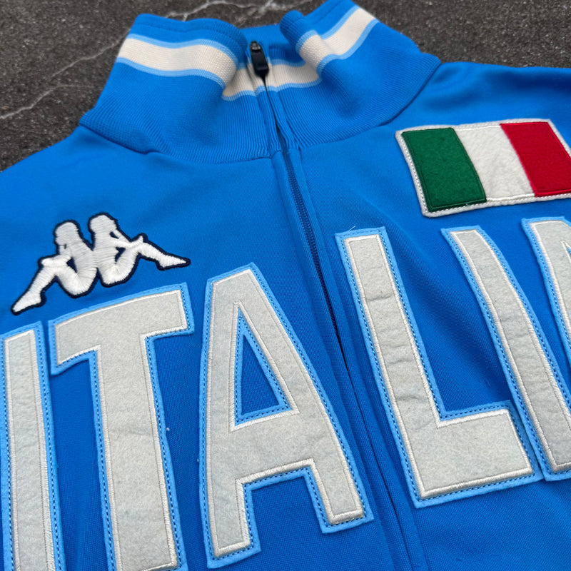 Detailansicht: Sourced limited accessories and clothes Kappa Italia streetwear style track jacket – Logo, Nähte oder Material