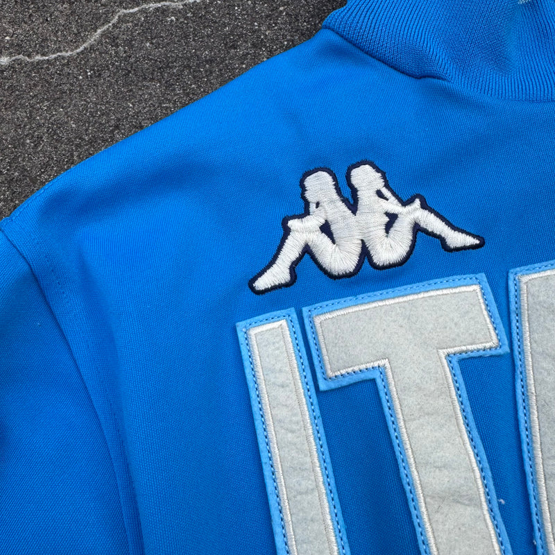Detailansicht: Sourced limited accessories and clothes Kappa Italia streetwear style track jacket – Logo, Nähte oder Material