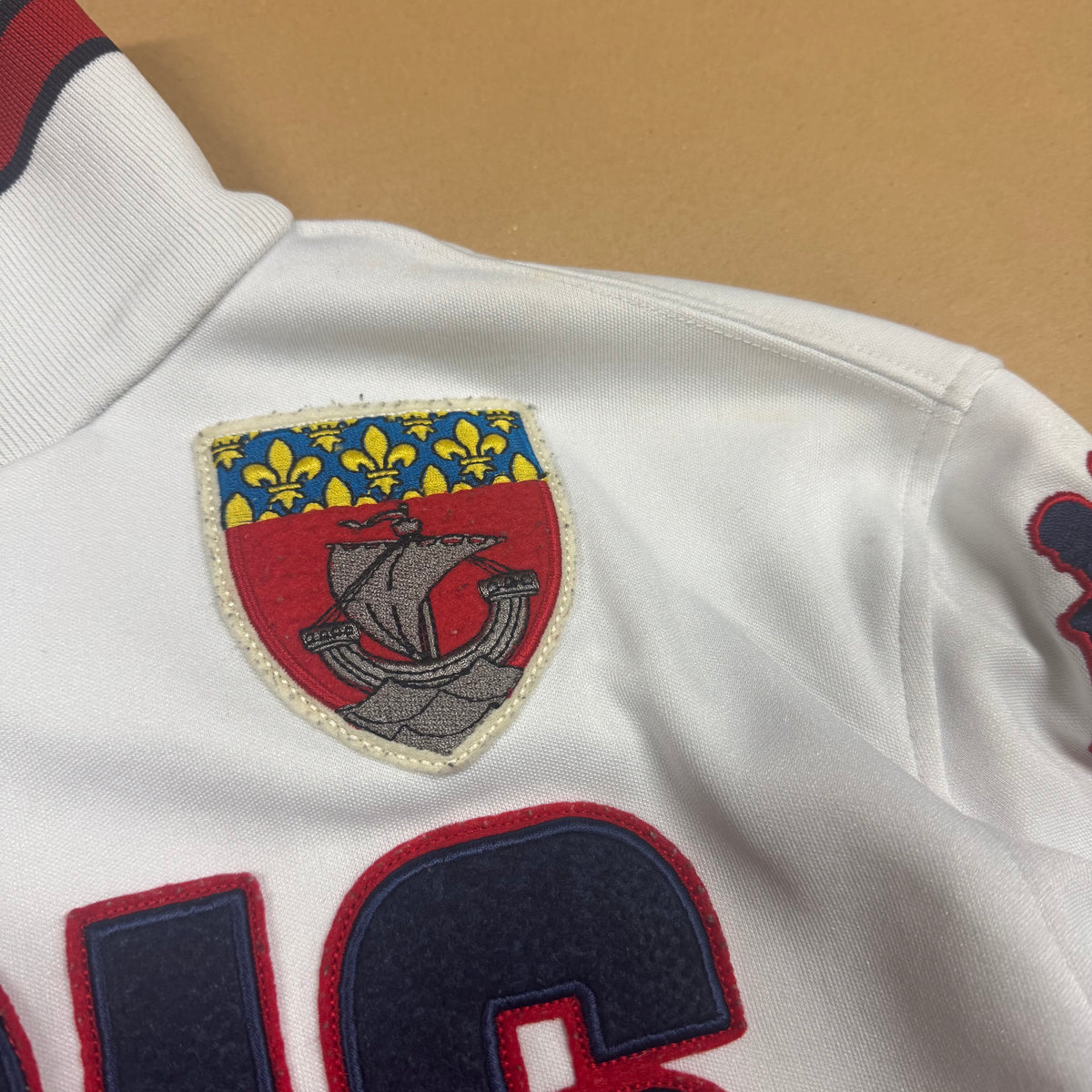 Kappa Paris streetwear white track jacket – Close-up 2