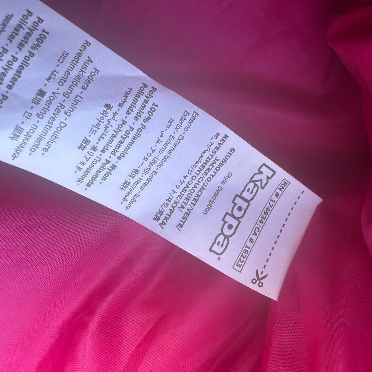 Kappa streetwear Y2K pink puffer jacket – Close-up 4