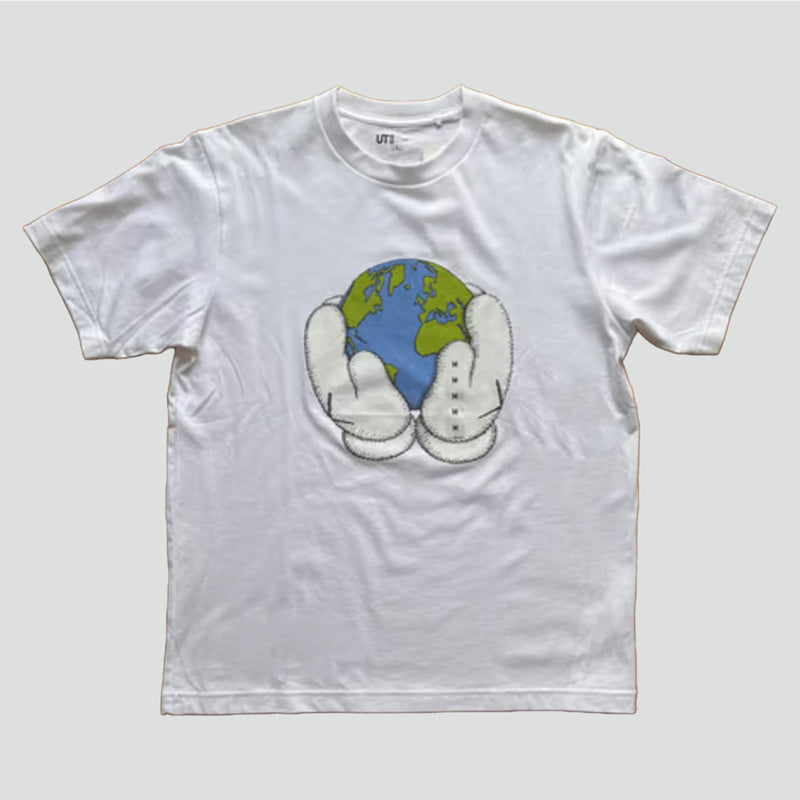 Sourced limited accessories and clothes KAWS x Uniqlo 