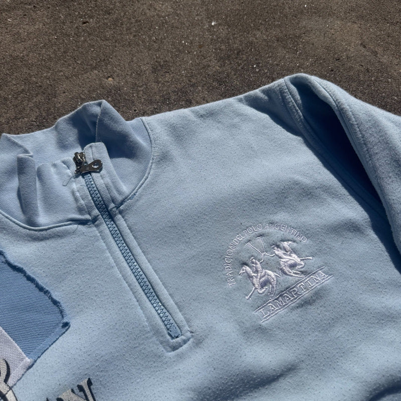 Detailansicht: Sourced limited accessories and clothes La Martina Argentina sky blue quarter zip – Logo, Nähte oder Material