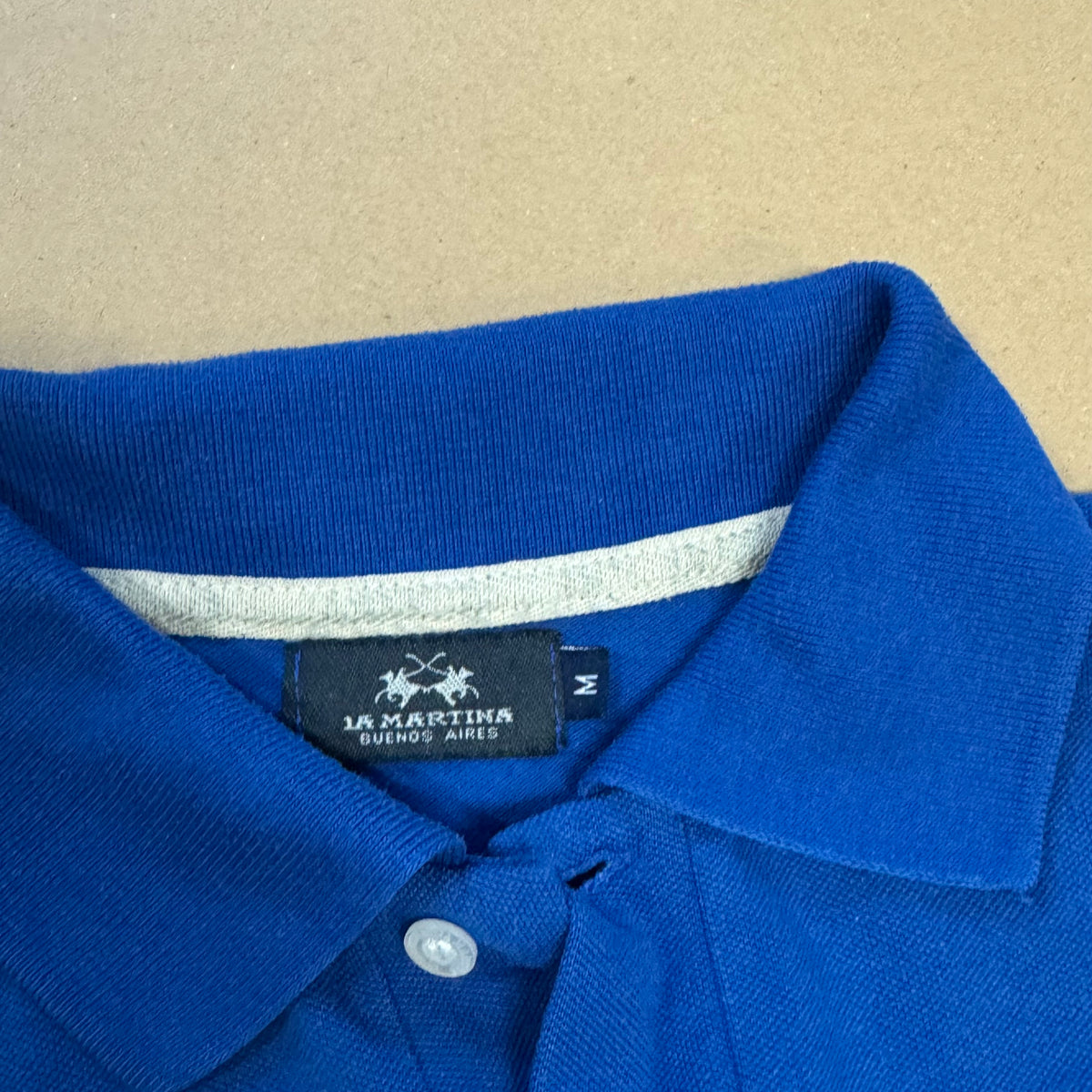 La Martina Italia Maserati vintage polo – Close-up 3