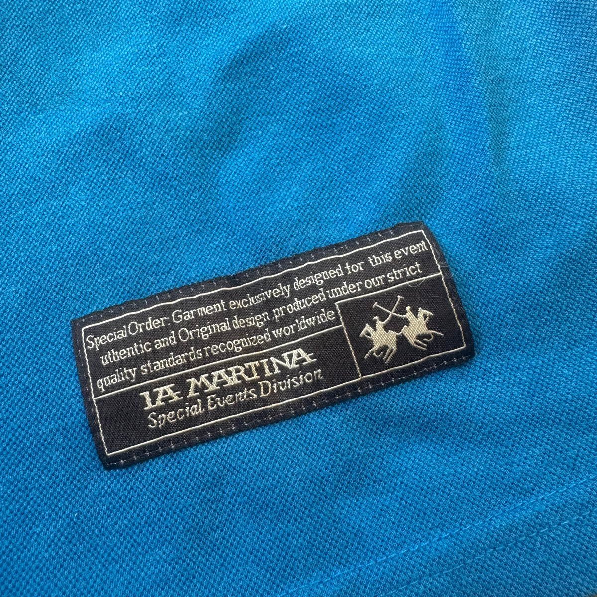 La Martina Porsche 2012 skyblue polo – Close-up 6