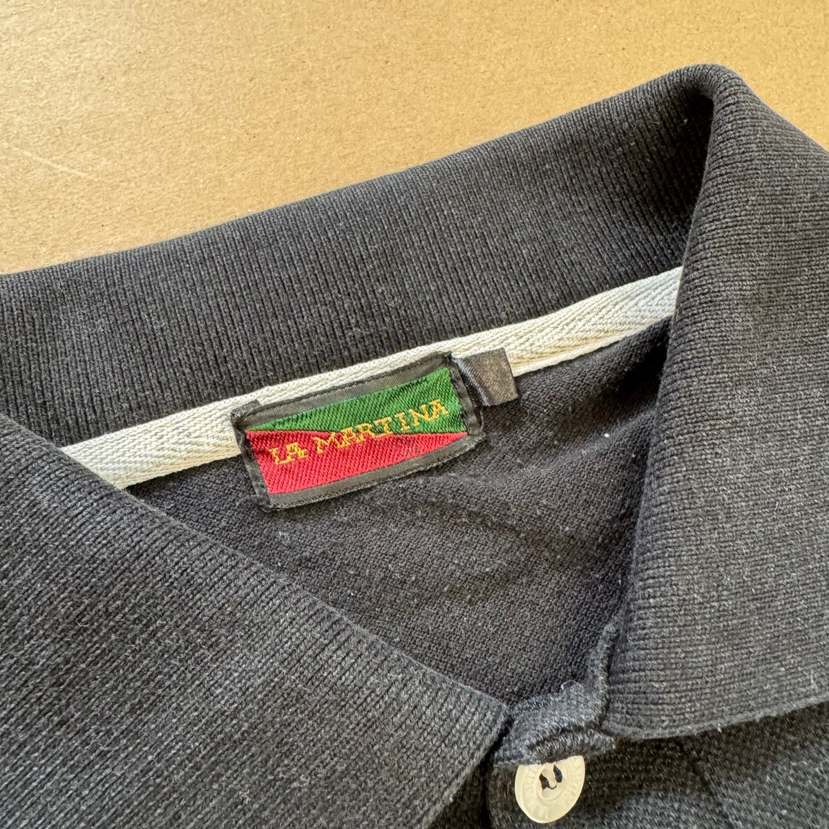 La Martina Porsche 2015 streetwear poloshirt – Close-up 3