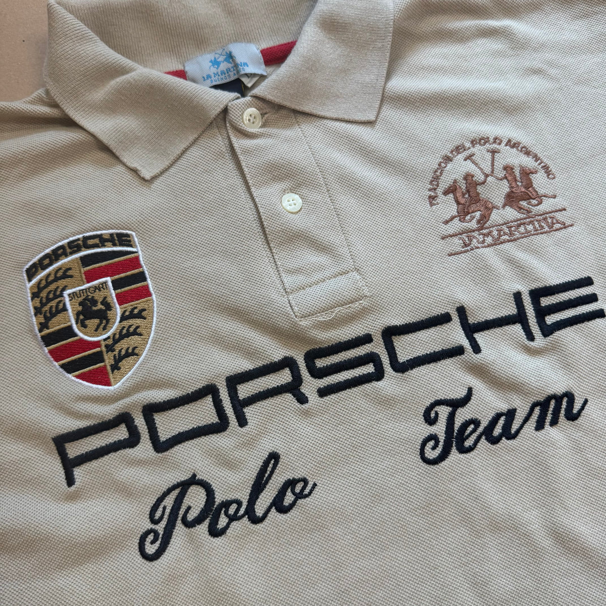 La Martina Porsche streetwear longsleeve polo – Close-up 1
