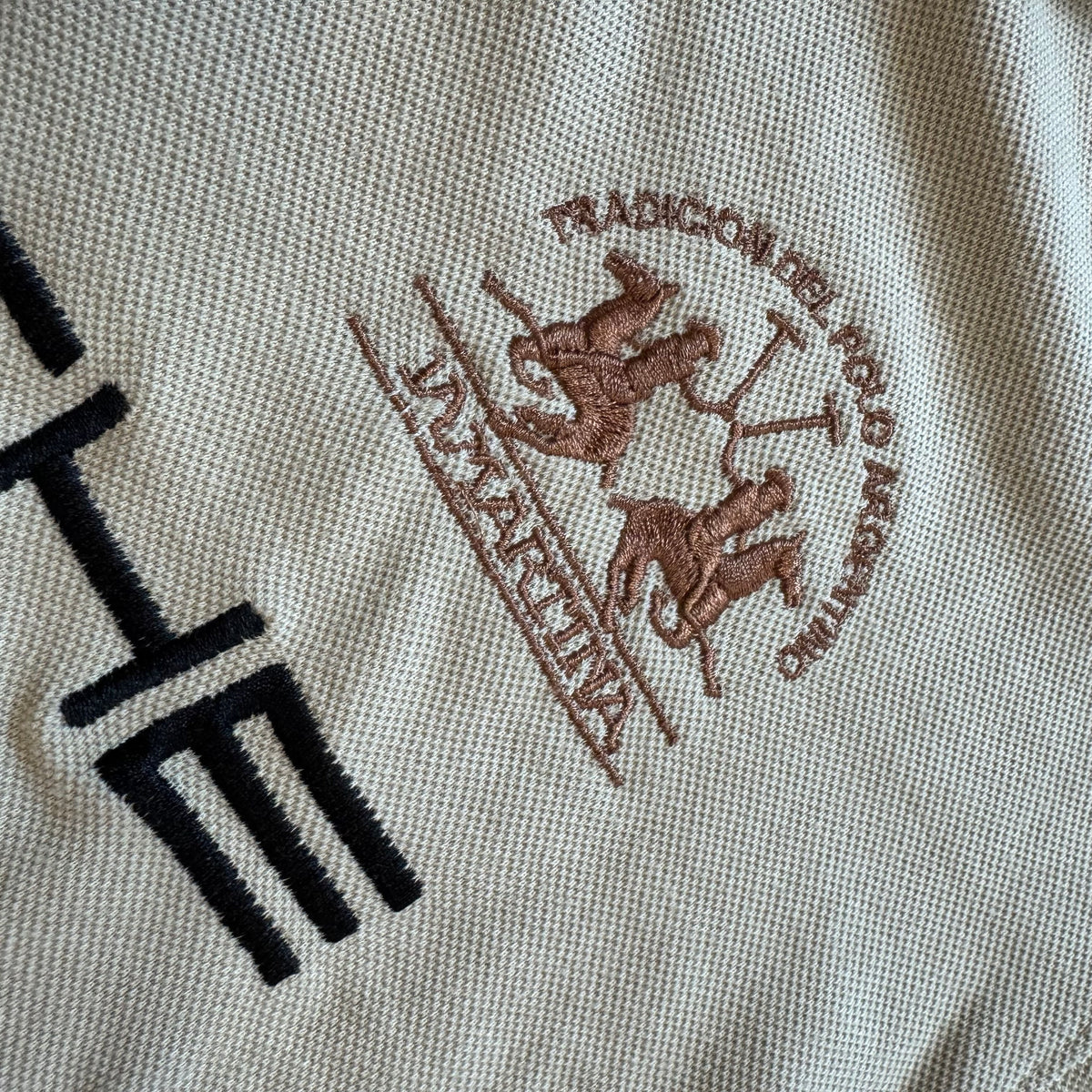 La Martina Porsche streetwear longsleeve polo – Close-up 3
