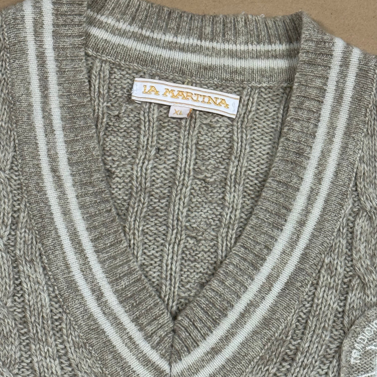 La Martina V-neck sweatshirt – Close-up 2