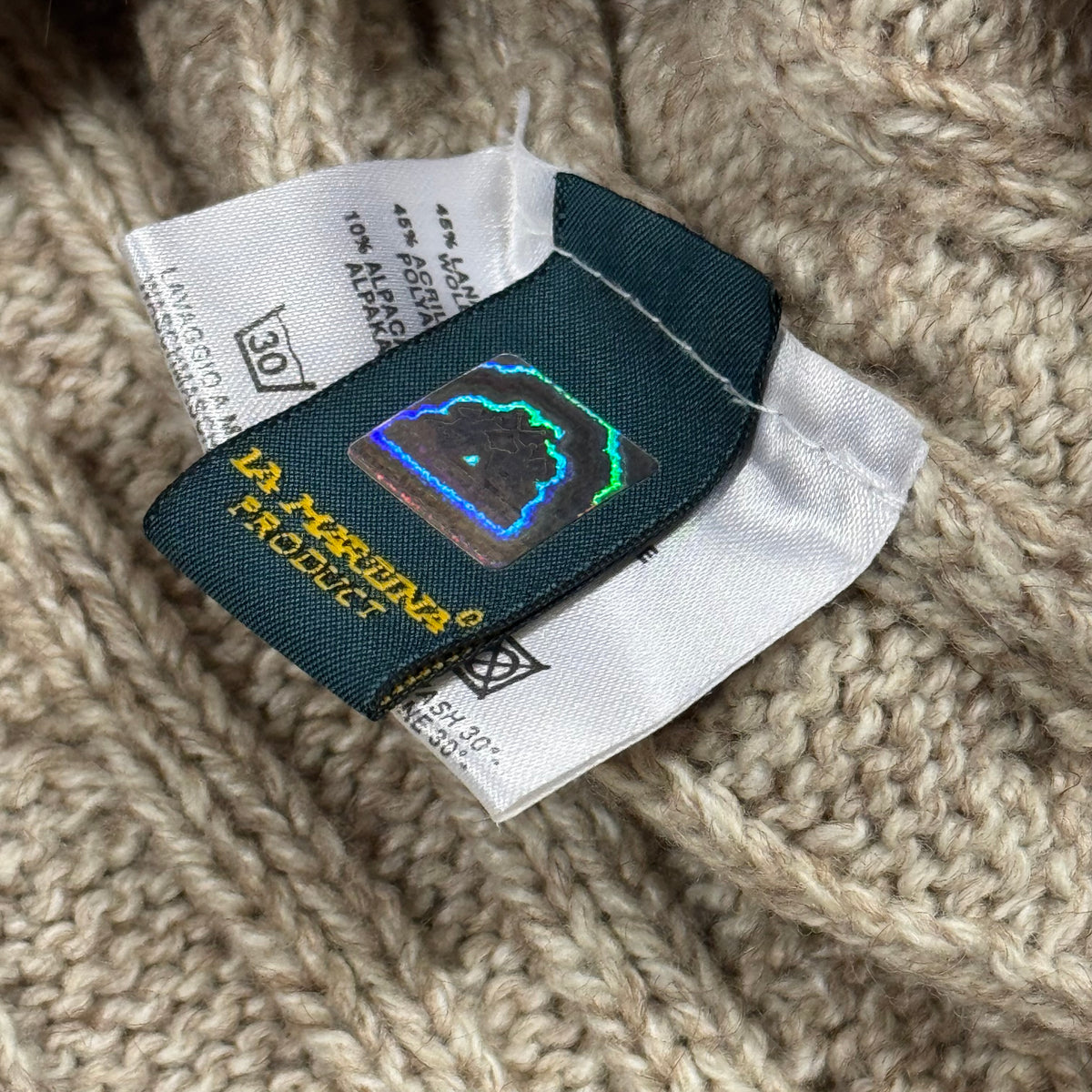 La Martina V-neck sweatshirt – Close-up 4