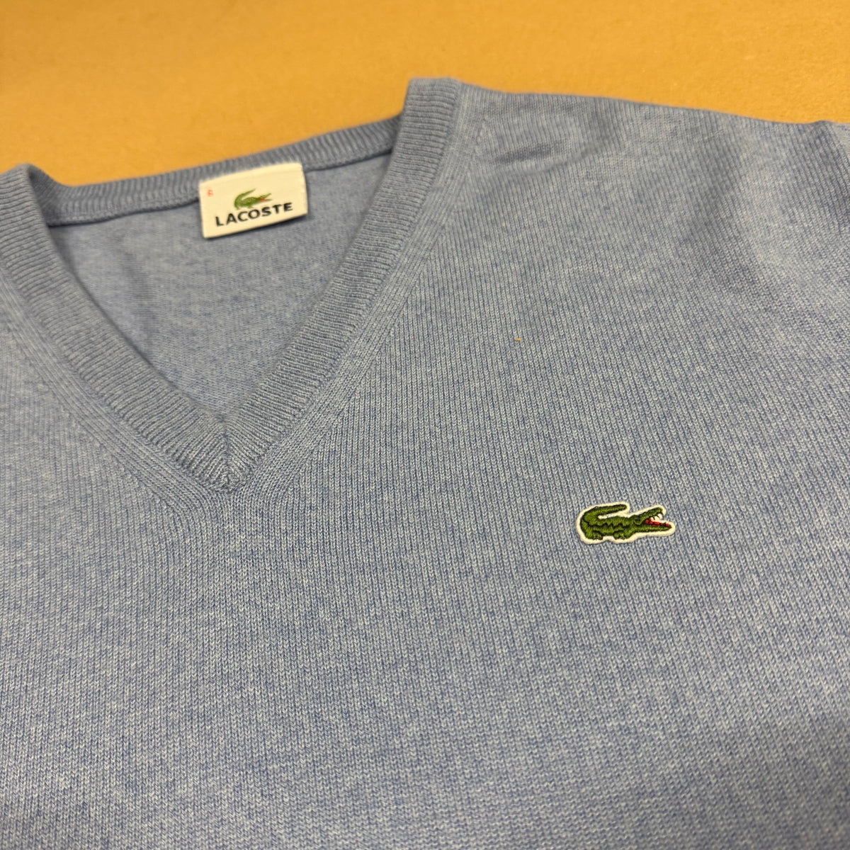 Lacoste baby blue v-neck wool-trademark sweatshirt – Close-up 1