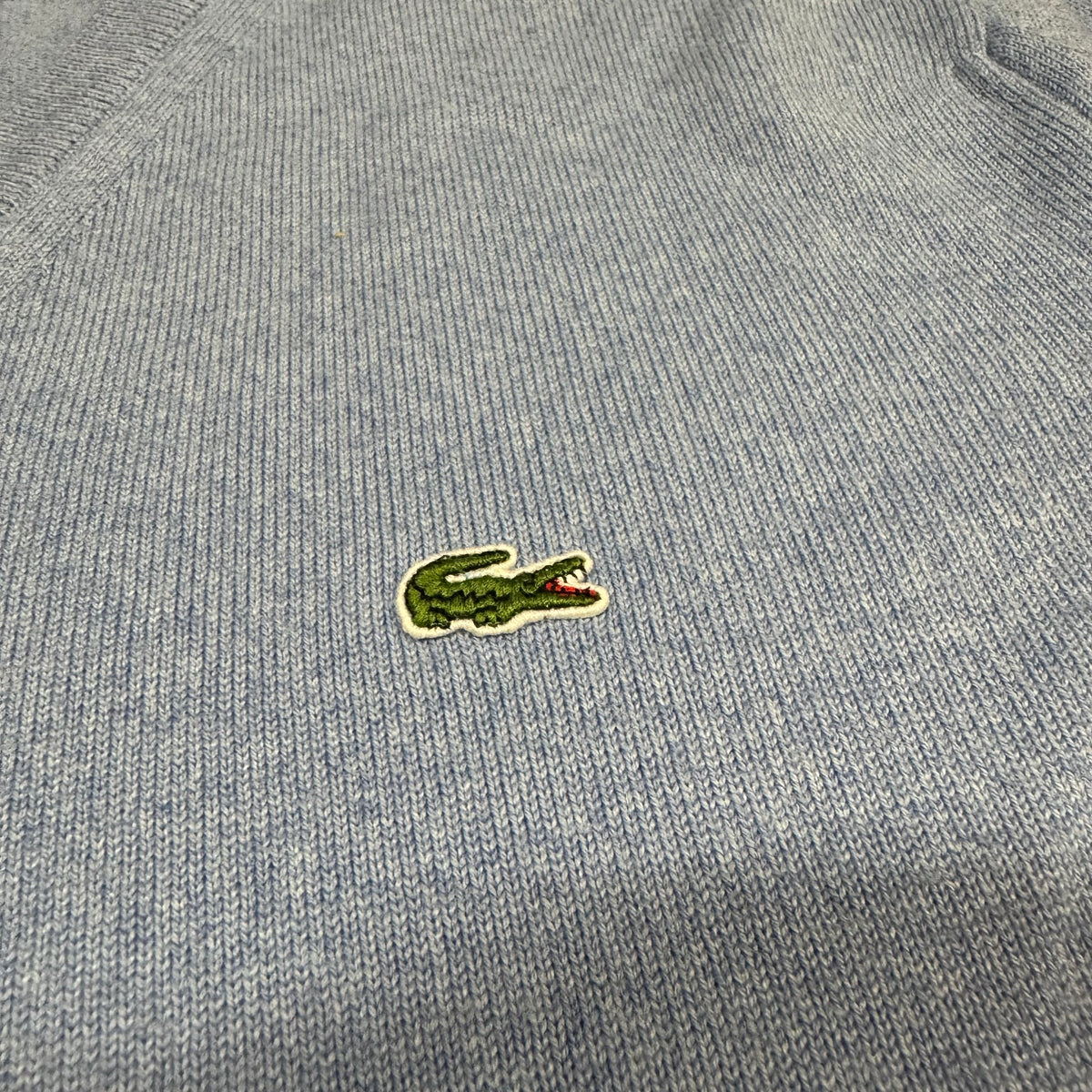 Lacoste baby blue v-neck wool-trademark sweatshirt – Close-up 2