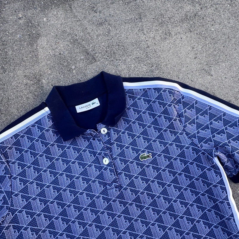 Detailansicht: Sourced limited accessories and clothes Lacoste Calluna Monogram blue polo shirt – Logo, Nähte oder Material
