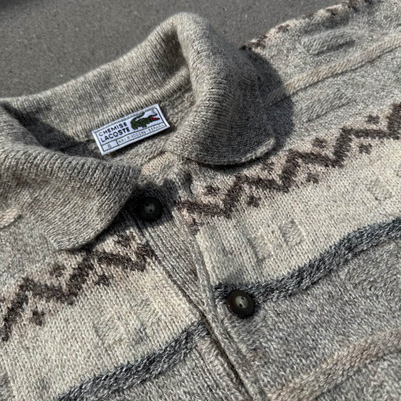 Detailansicht: Sourced limited accessories and clothes Lacoste cozy warm knitted sweatshirt – Logo, Nähte oder Material