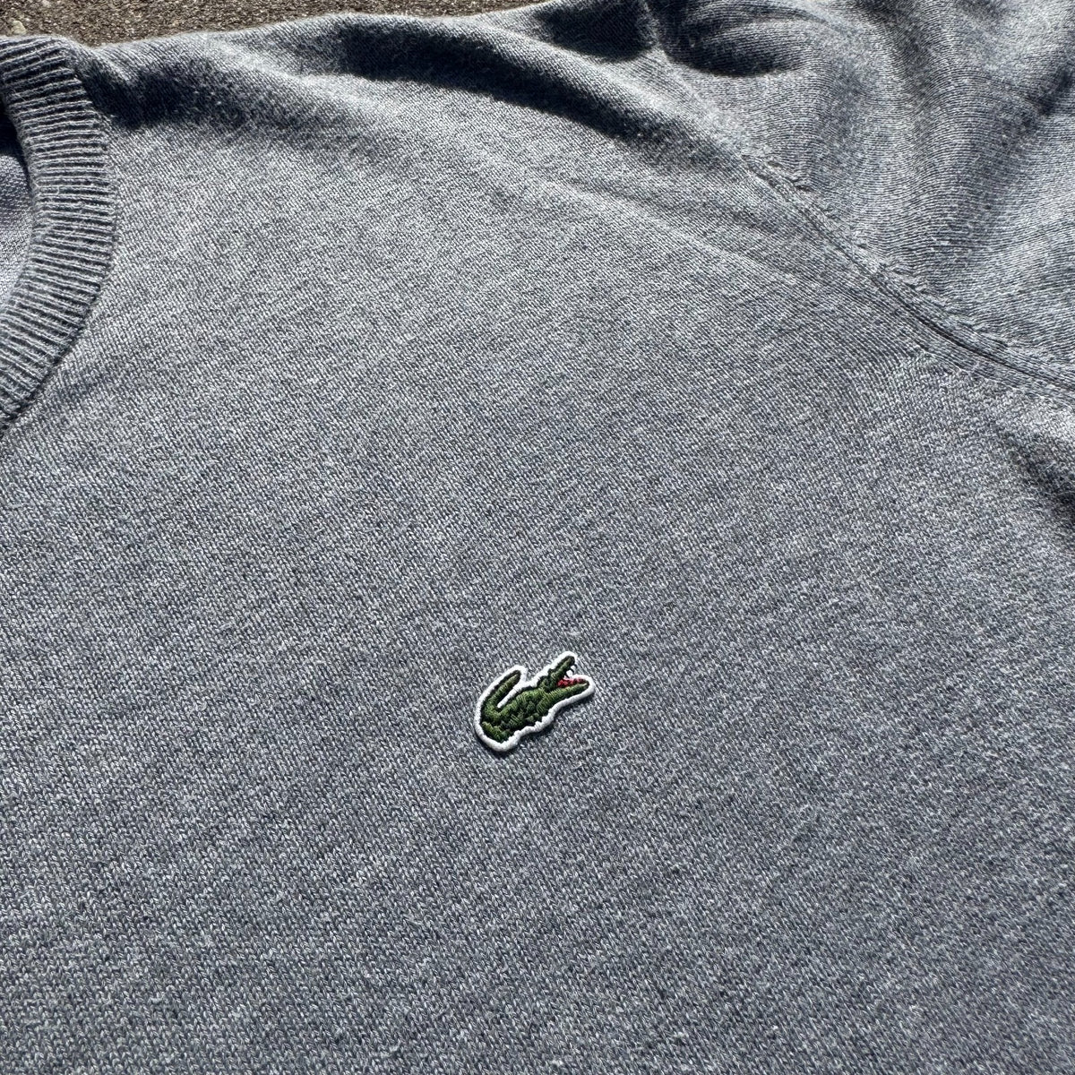 Lacoste grey classic retro sweatshirt – Close-up 2